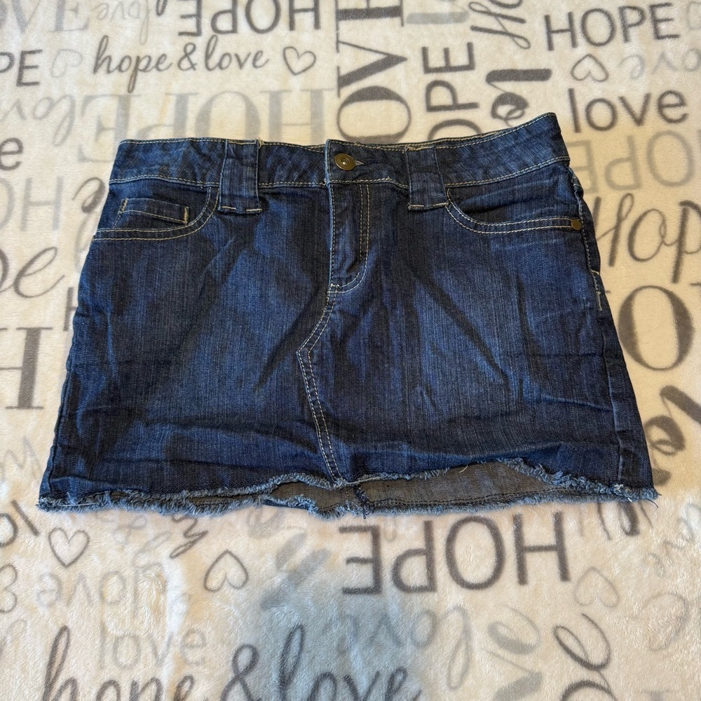 G21 | women's 5 Dark Blue Denim mini skirt with beige Stitching